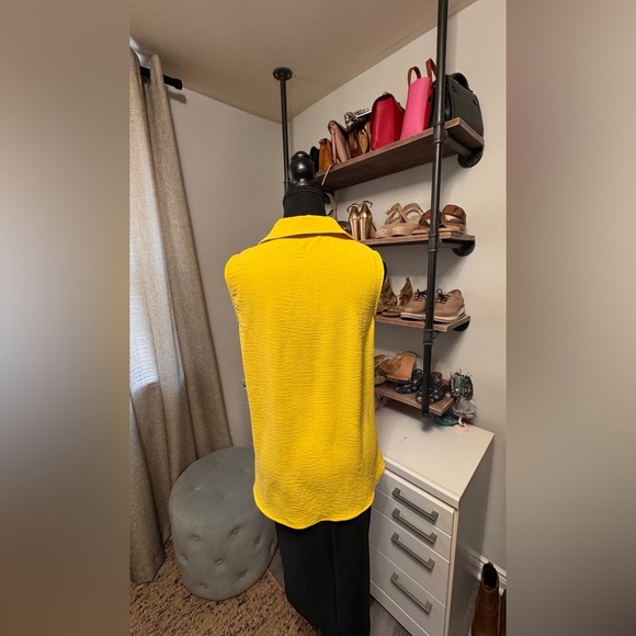 In unworn condition ,Yellow Sleeveless Button-Up Women's Top - Picture 2 of 4